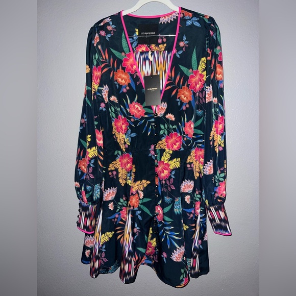 le superbe Dresses & Skirts - NWT Le superbe dress size 12